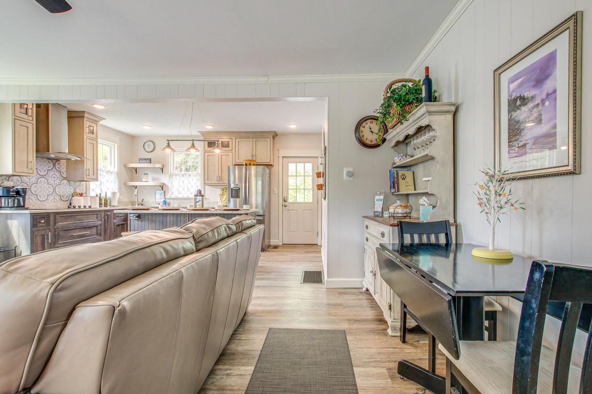 Lavish House With Patio - 2 Blocks To Green Lake! Exterior photo